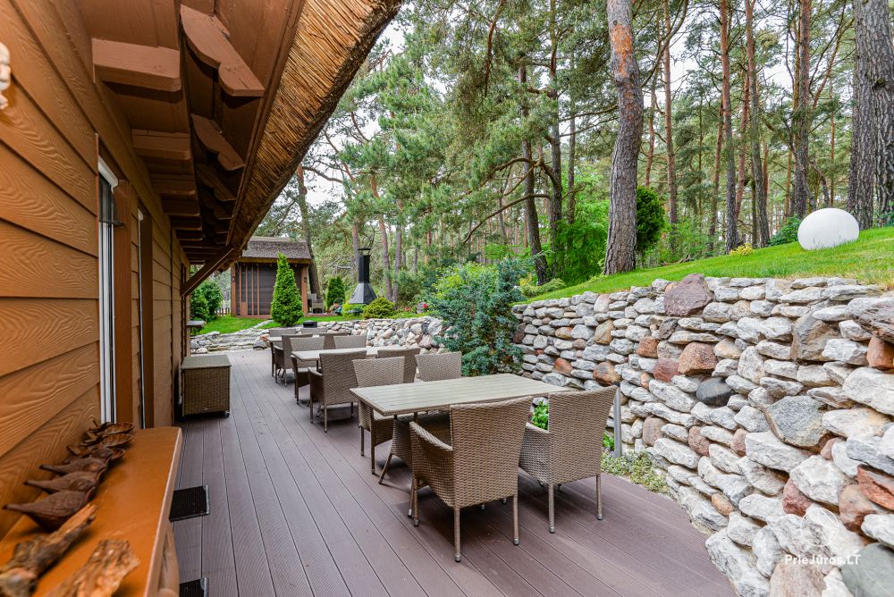 VILA DEVA in Pervalka: Rooms with kitchenettes, amenities, terraces, separate entrances, exclusive yard