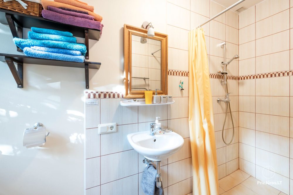 Double-room apartment with a separate entrance and terrace  (2+2) - Šokoladas