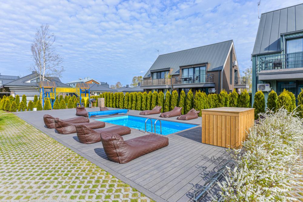 Vaivorykstes apartment with pool - 1