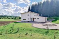 Homestead with banquet hall for rent "Lunes"