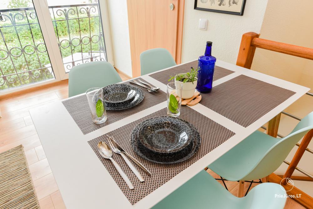 Guest house by the sea in Melnrage