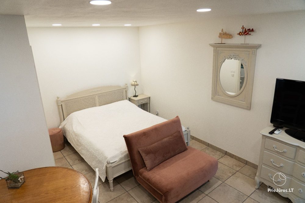 Cozy, stylish studio near 'marios' in Nida