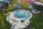 Basom home – My sea 3, Kunigiškiai – apartments with a terrace next to an eco pool, beautiful green area