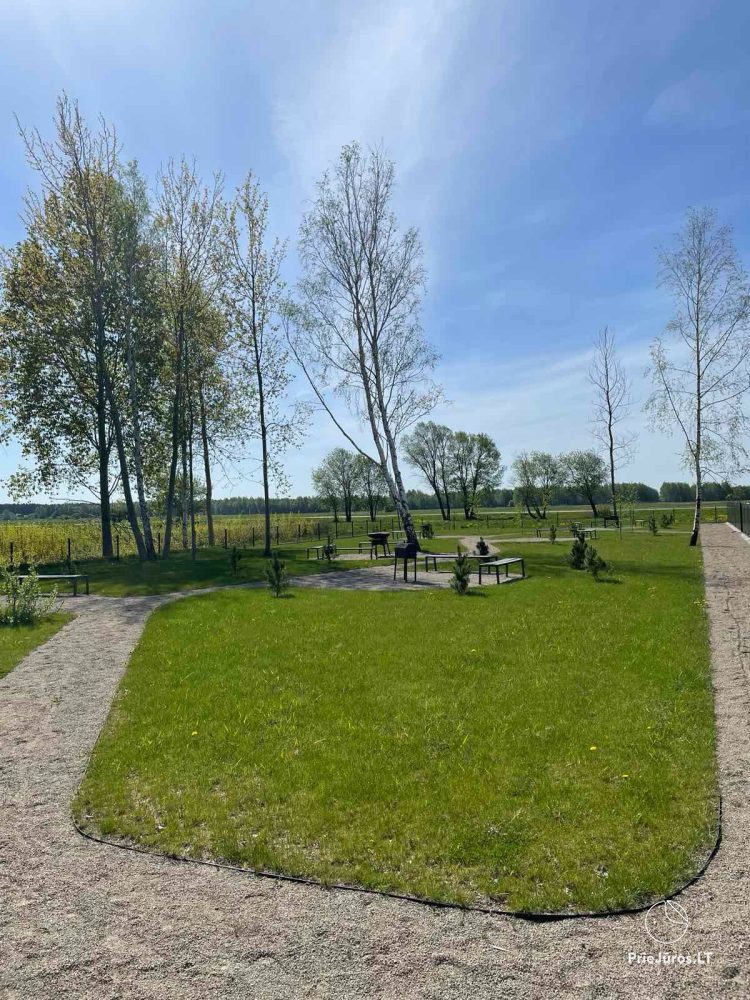 Cozy apartment with heated outdoor pool, gym and children's playroom near the sea!