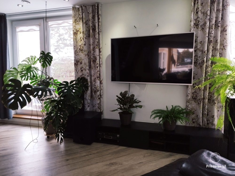 Seaside Breeze Cottage in 1 Melnragė, right by the sea