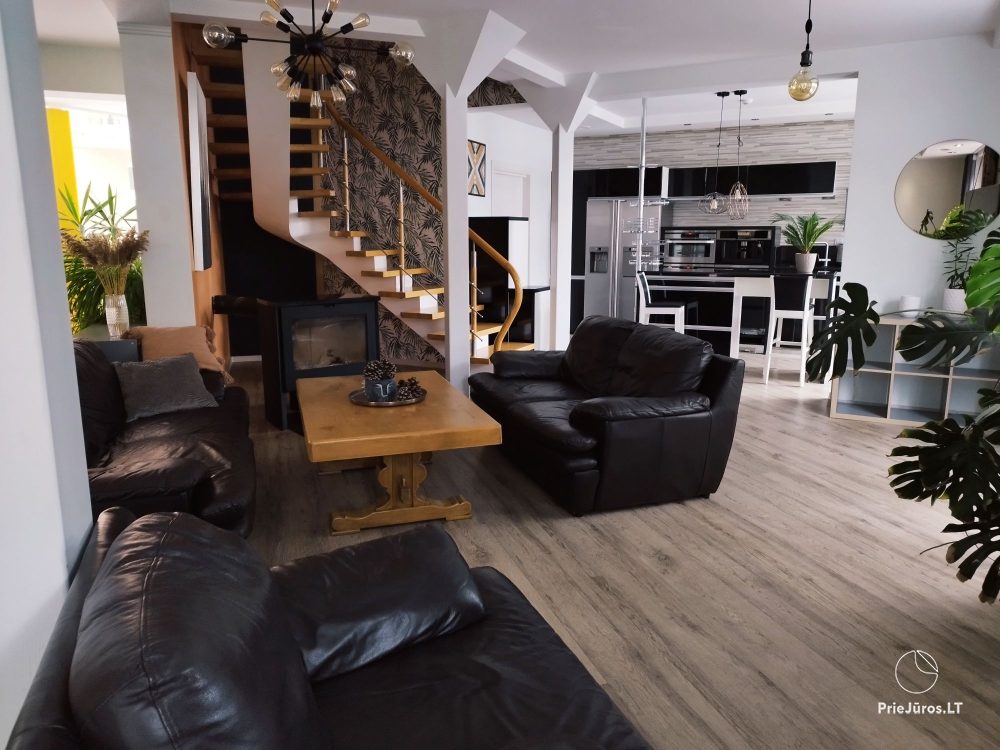 Seaside Breeze Cottage in 1 Melnragė, right by the sea