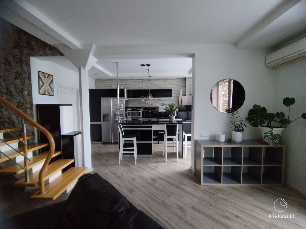 Seaside Breeze Cottage in 1 Melnragė, right by the sea