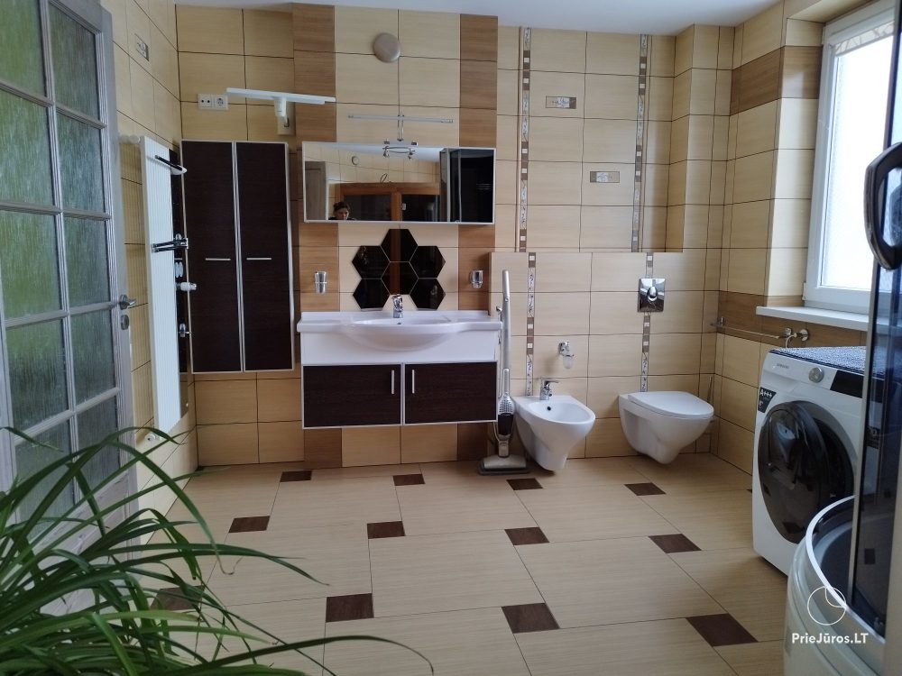 Seaside Breeze Cottage in 1 Melnragė, right by the sea