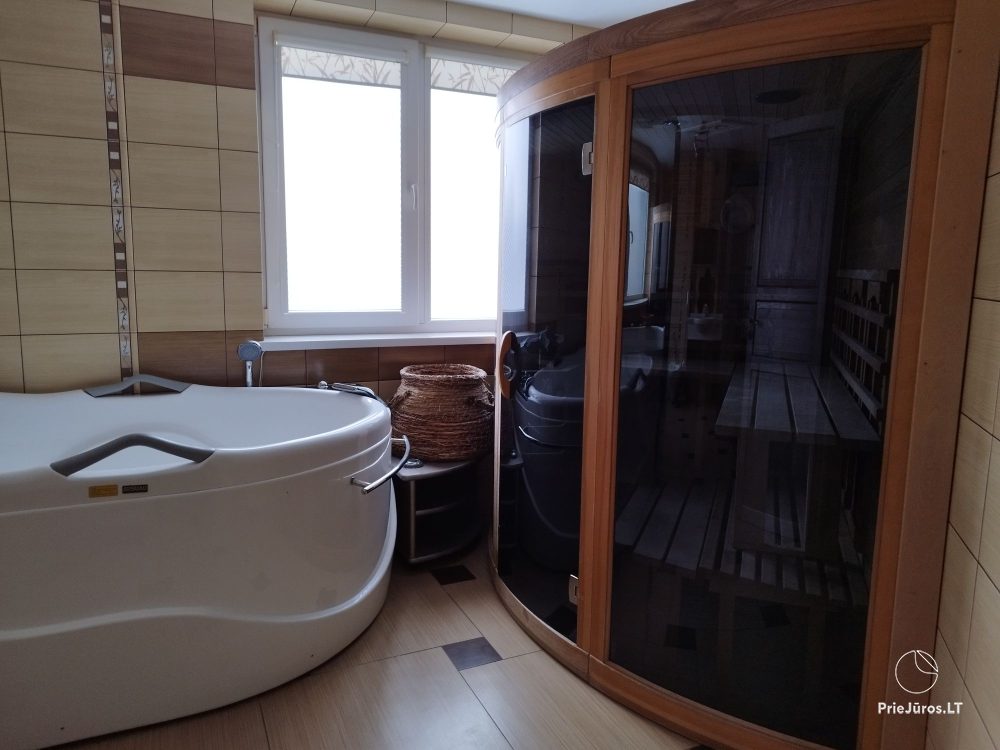 Seaside Breeze Cottage in 1 Melnragė, right by the sea