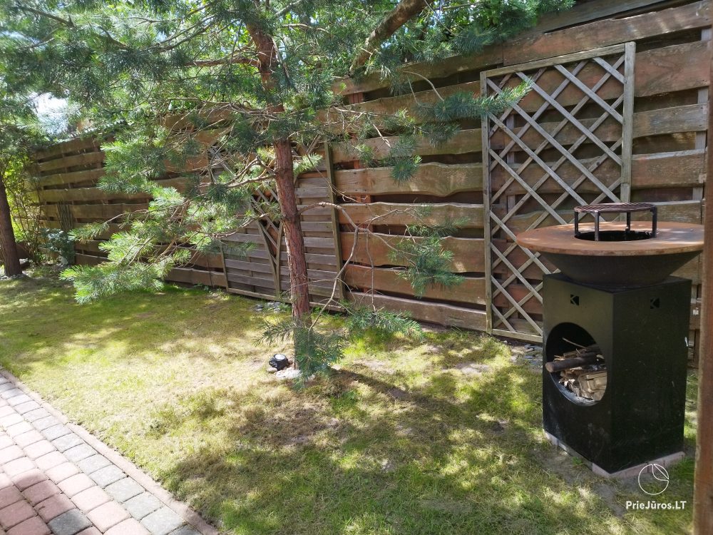 Seaside Breeze Cottage in 1 Melnragė, right by the sea