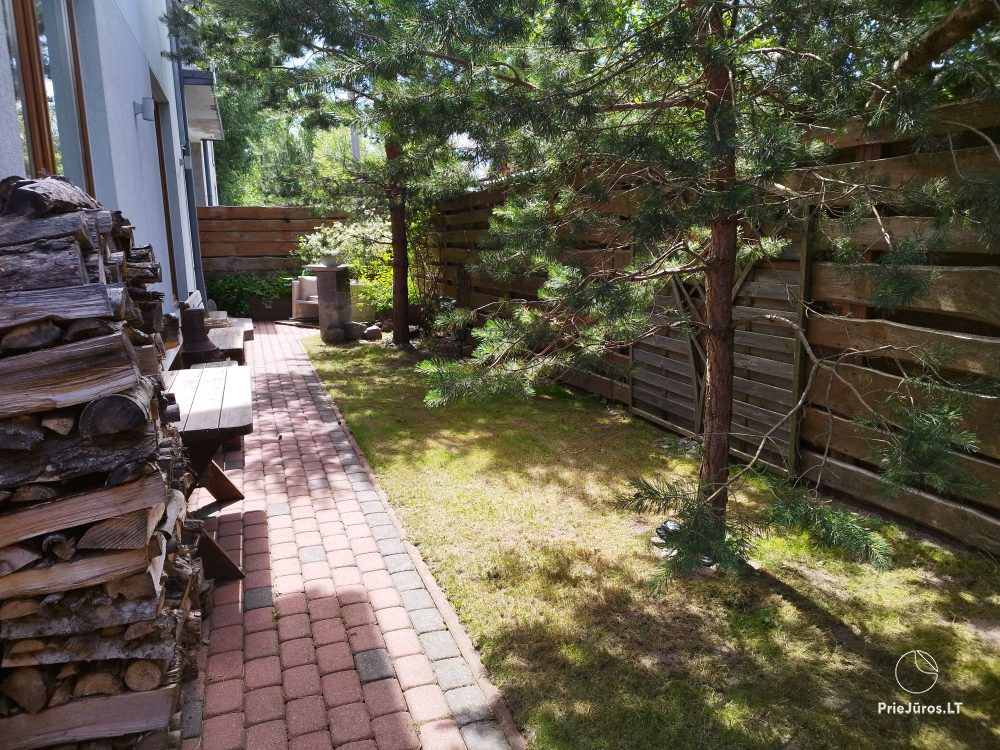 Seaside Breeze Cottage in 1 Melnragė, right by the sea