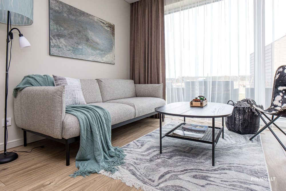Lyrika home - в Монцишкес - просторный коттедж с террасой на четыре человека, 2 спальни, в новом квартале J7 Beržas с бассейнами, саунами и барбекю