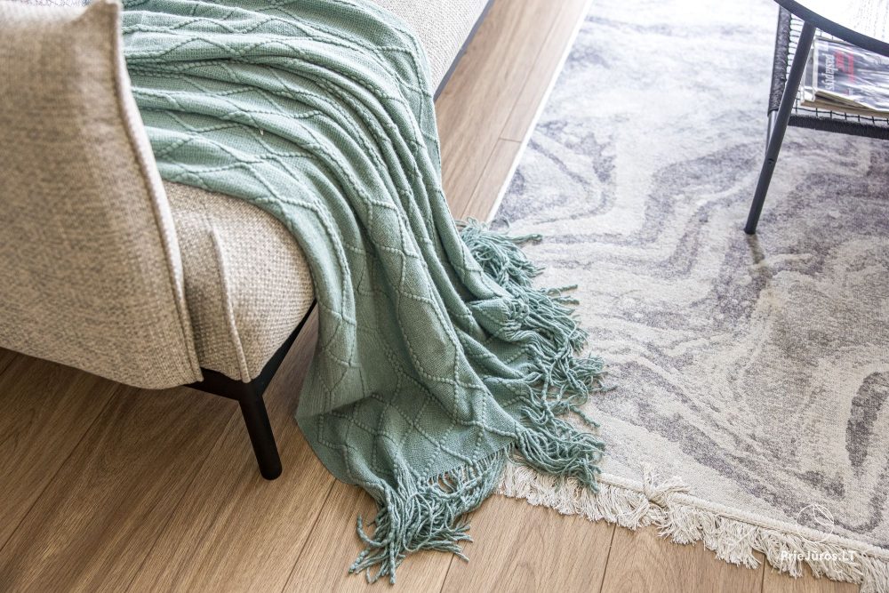 Lyrika home - в Монцишкес - просторный коттедж с террасой на четыре человека, 2 спальни, в новом квартале J7 Beržas с бассейнами, саунами и барбекю