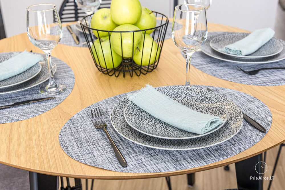 Lyrika home - в Монцишкес - просторный коттедж с террасой на четыре человека, 2 спальни, в новом квартале J7 Beržas с бассейнами, саунами и барбекю