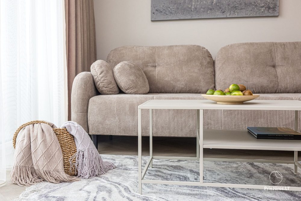 Novelė home - Просторный двухспальный коттедж с террасой для четверых в Монцишкес, в новом квартале J7 Beržas с бассейнами и саунами, барбекю
