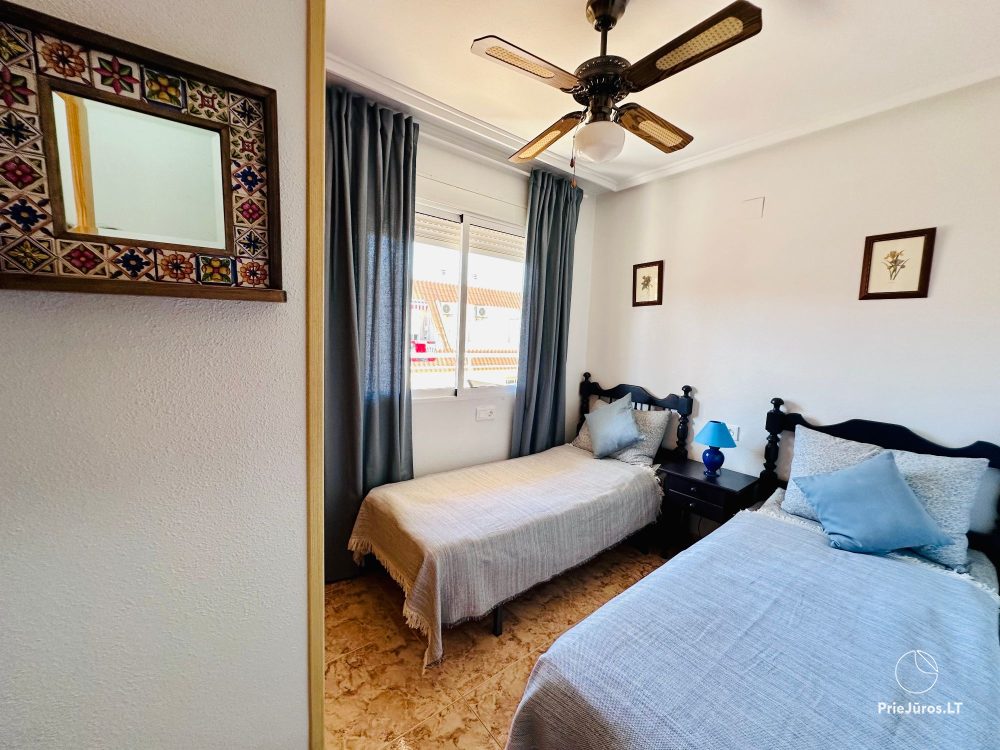 Flat with large terrace and pool in Alicante