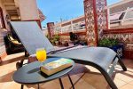 Flat with large terrace and pool in Alicante