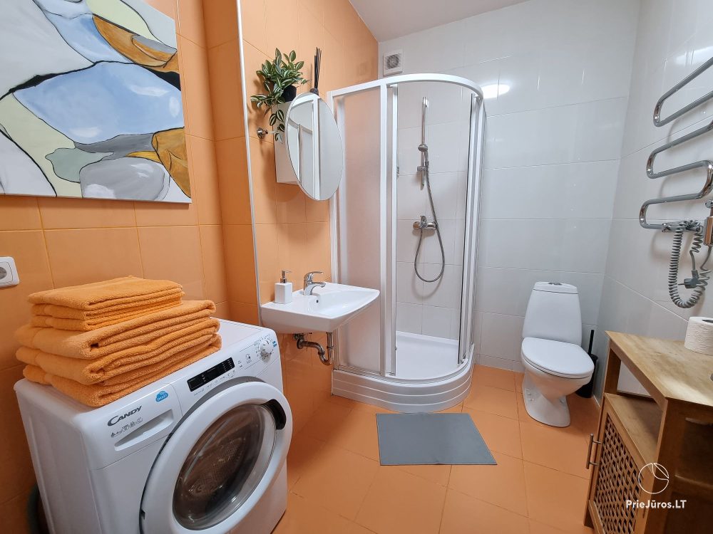 Sunny holiday flat-studio with terrace in calm place near the sea