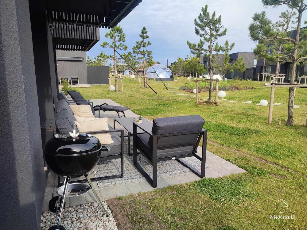2-room apartment for rent with private terrace, parking space, storage room.