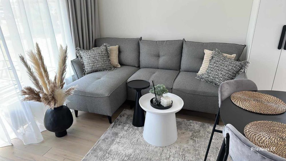 2-room apartment for rent with private terrace, parking space, storage room.