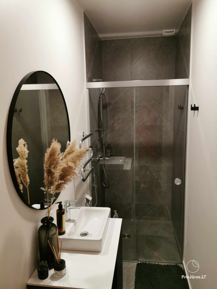 2-room apartment for rent with private terrace, parking space, storage room.