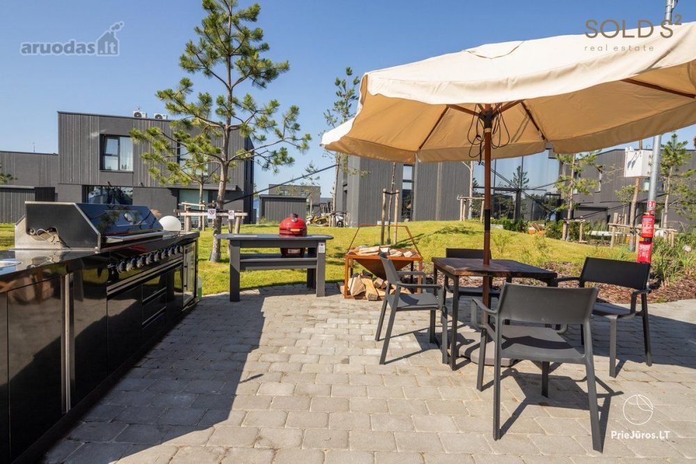2-room apartment for rent with private terrace, parking space, storage room.