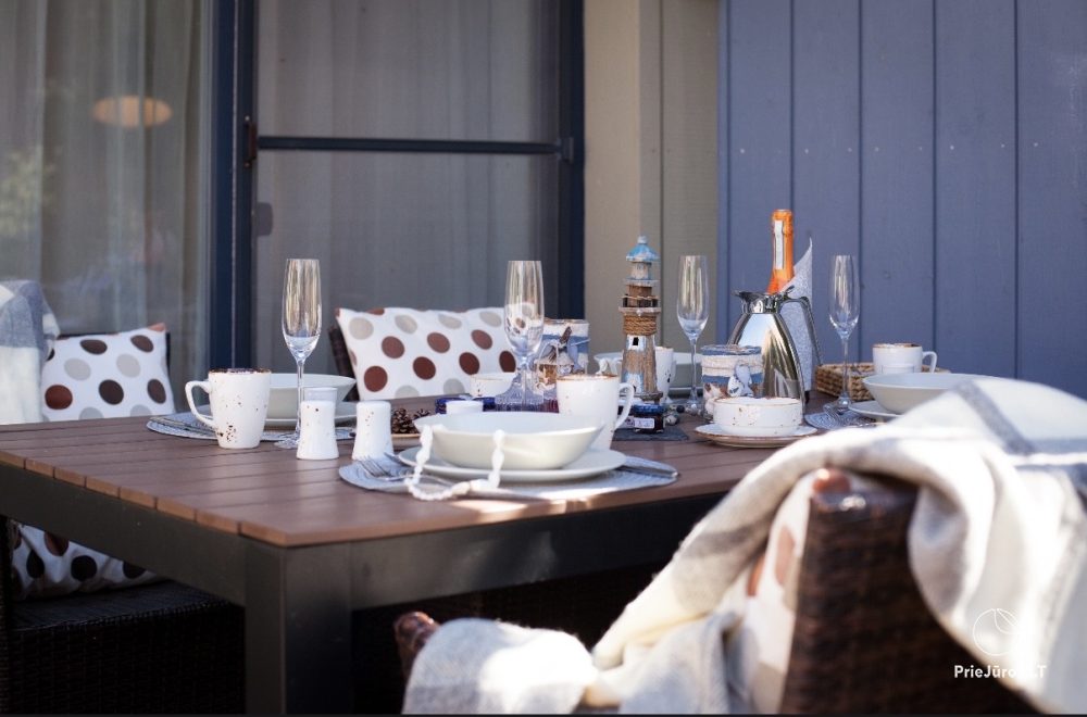 Fairy Tales of the Sea. Cozy first-floor apartment is perfect for up to 4 guests!