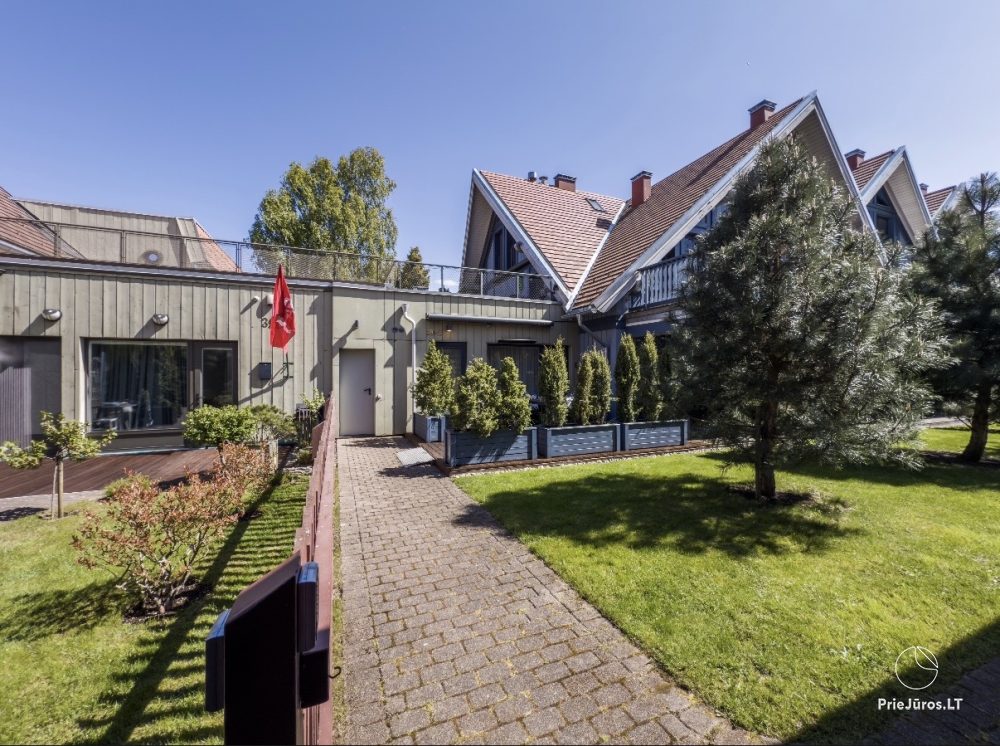 Fairy Tales of the Sea. Cozy first-floor apartment is perfect for up to 4 guests!