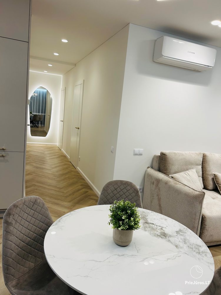 Park Apartments in Central Klaipėda. New, Cozy 3-Room Apartment with Lake View, Near the Old Town.