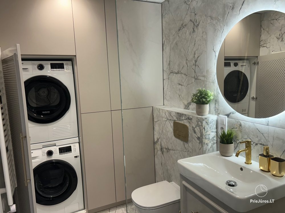 Park Apartments in Central Klaipėda. New, Cozy 3-Room Apartment with Lake View, Near the Old Town.