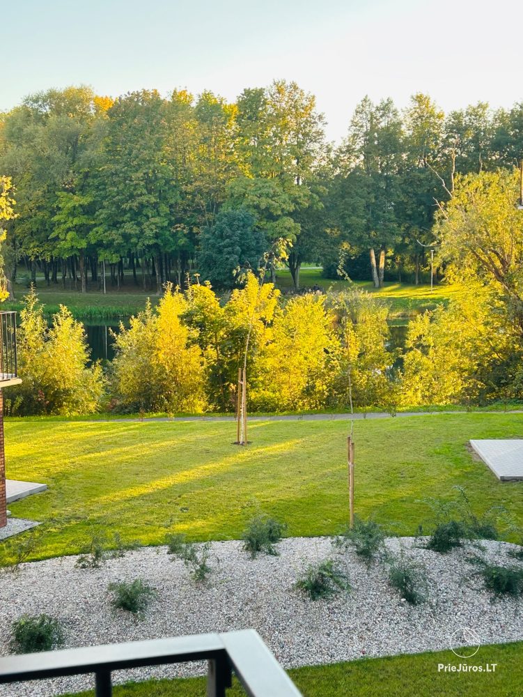 Park Apartments in Central Klaipėda. New, Cozy 3-Room Apartment with Lake View, Near the Old Town.