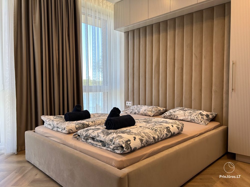 Park Apartments in Central Klaipėda. New, Cozy 3-Room Apartment with Lake View, Near the Old Town.