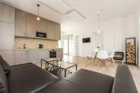 House rental in Kunigiškės with terrace and hot tub.