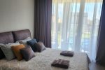 Уютные апартаменты для двоих с балконом и видом на бассейн