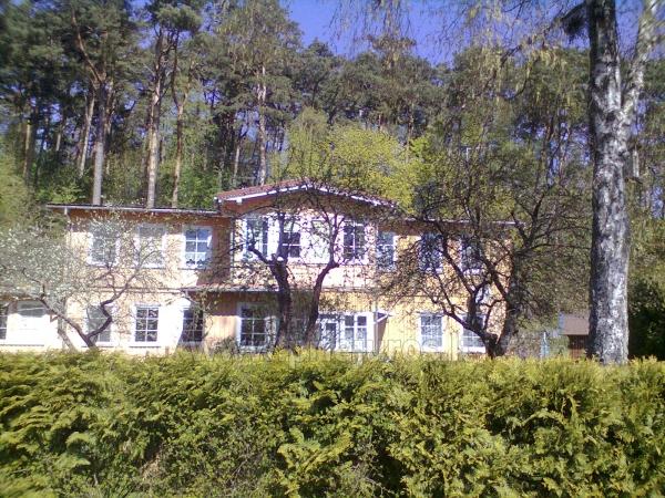 Two and three rooms apartments in Juodkrantė. The yard has a arbors, outdoor furniture, barbecue places. - 1