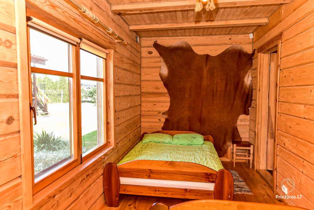 Two rooms apartment and rooms for rent in Sventoji, in wooden house