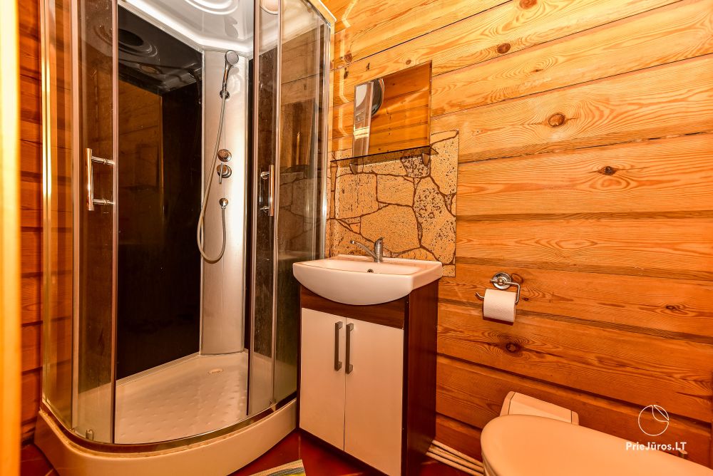 Two rooms apartment and rooms for rent in Sventoji, in wooden house