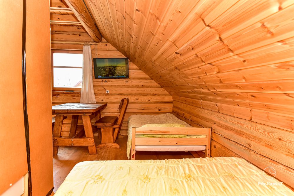 Two rooms apartment and rooms for rent in Sventoji, in wooden house