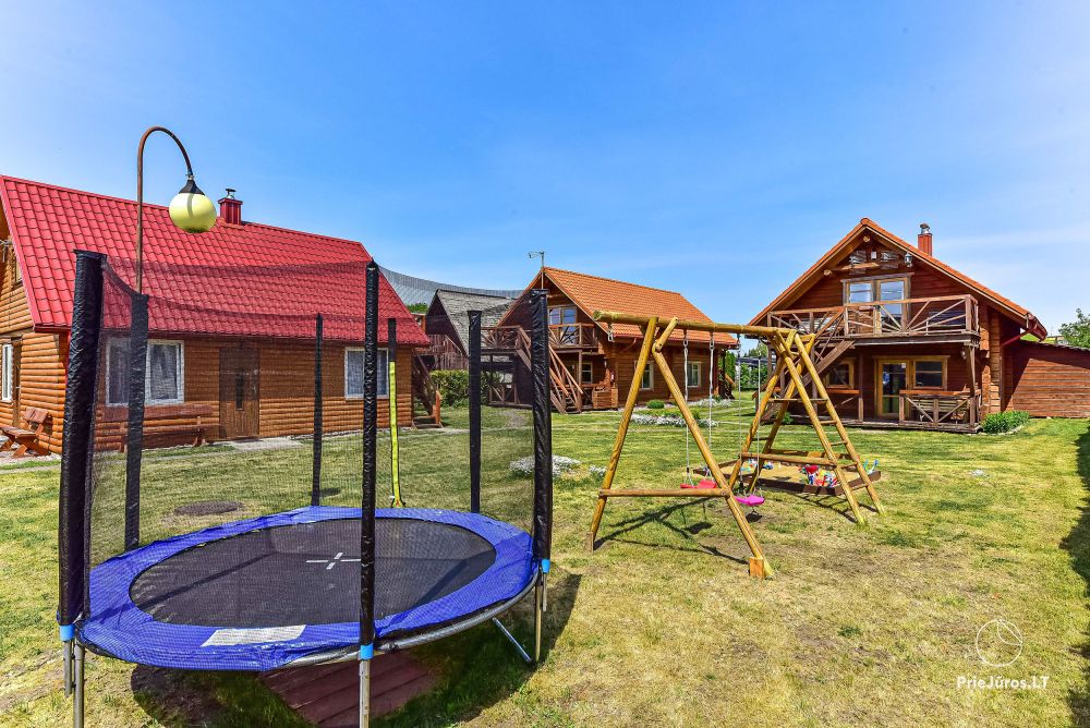 Two rooms apartment and rooms for rent in Sventoji, in wooden house