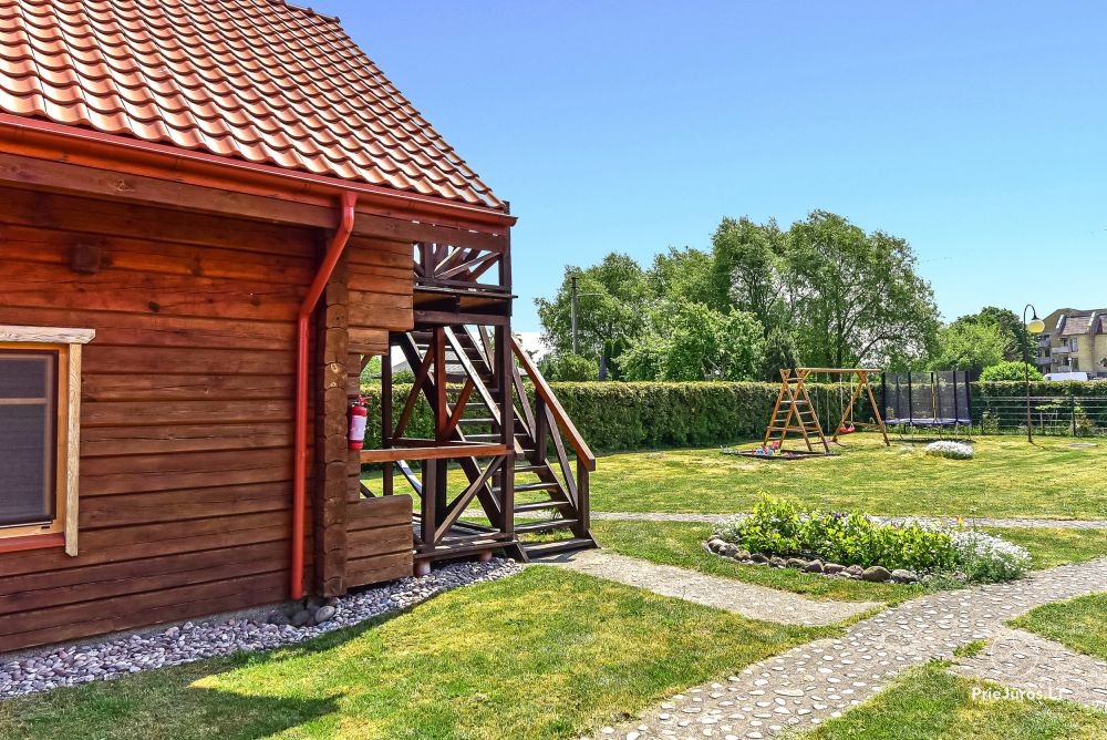 Two rooms apartment and rooms for rent in Sventoji, in wooden house