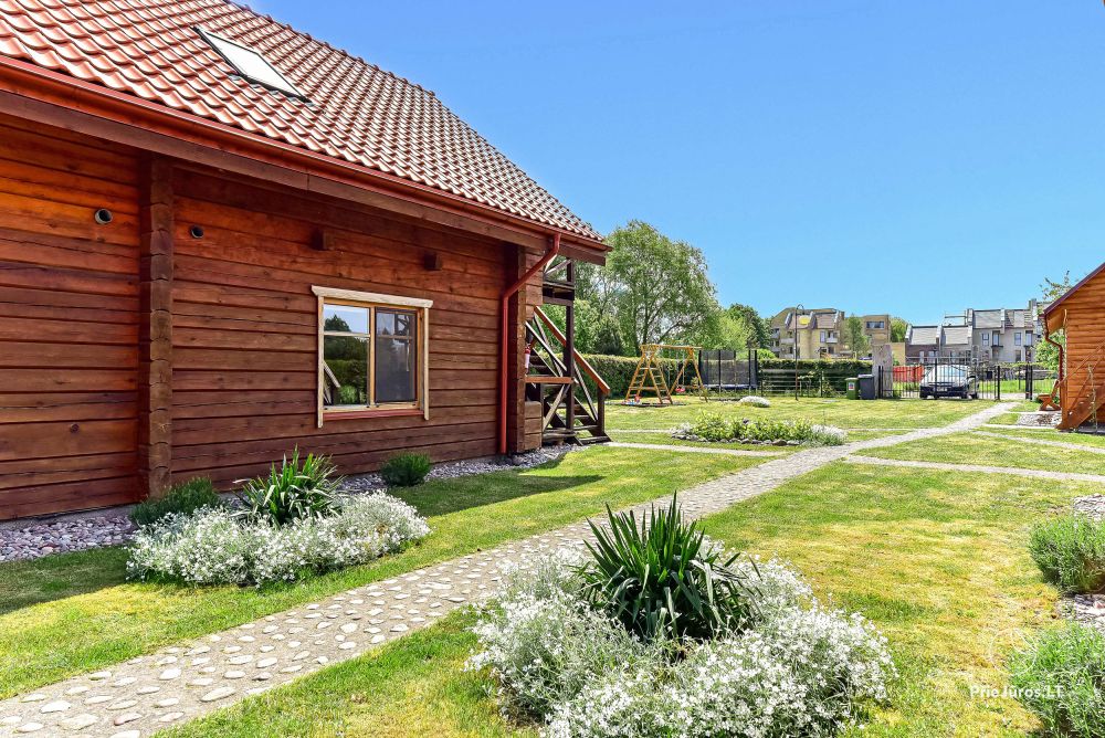 Two rooms apartment and rooms for rent in Sventoji, in wooden house