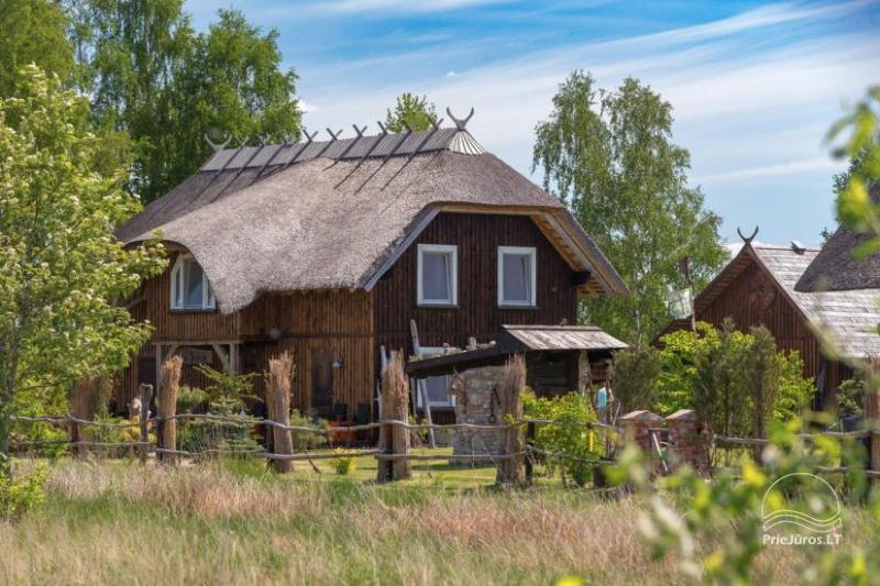 Apartments in guest house Jurgi in Pape 200 to the sea, 300 m to the lake