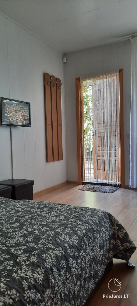 Studios in summer house near the sea