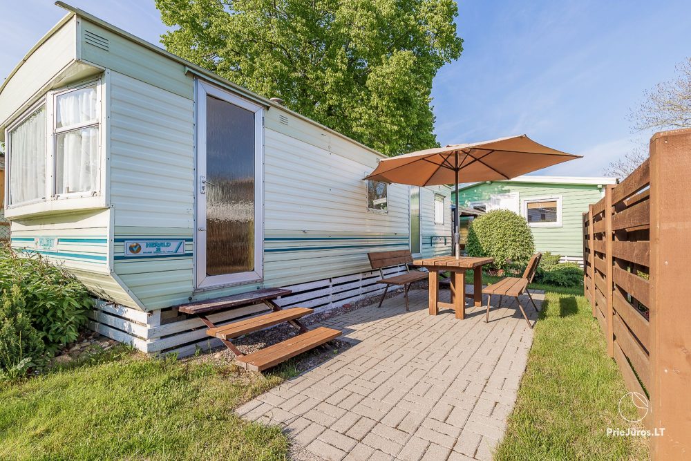 Holiday houses and rooms with amenities for rent