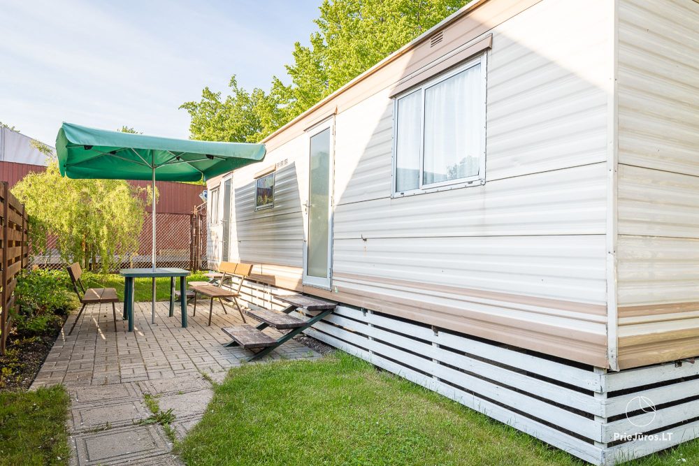 Holiday houses and rooms with amenities for rent