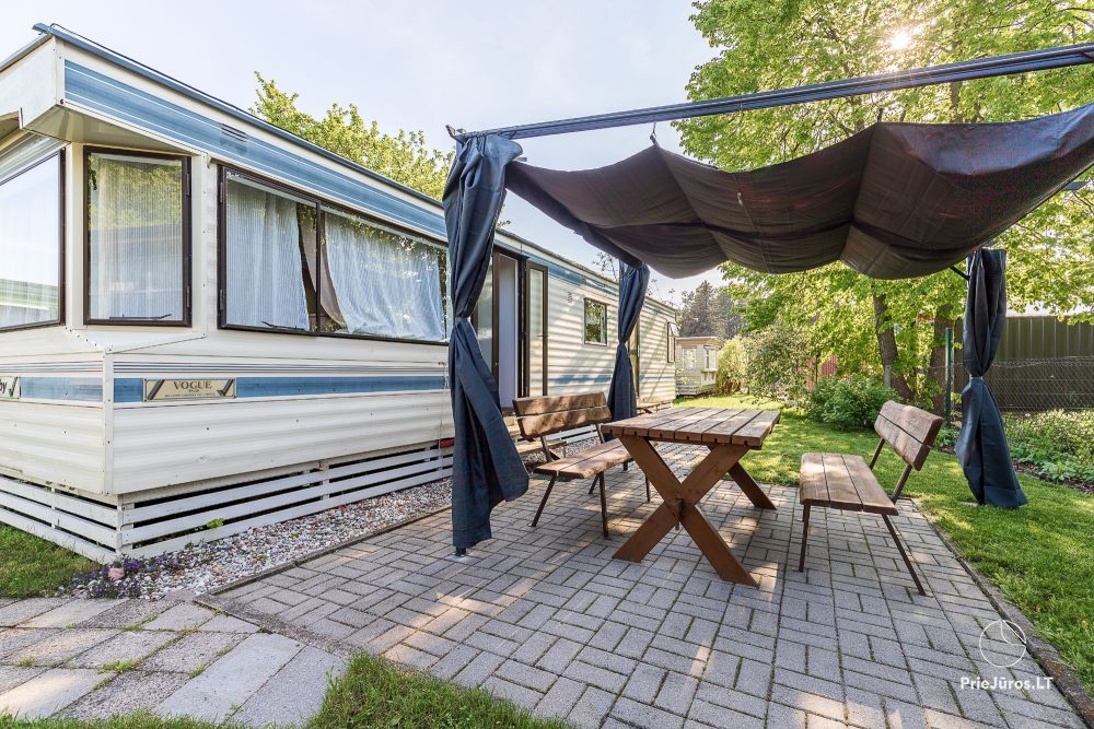 Holiday houses and rooms with amenities for rent