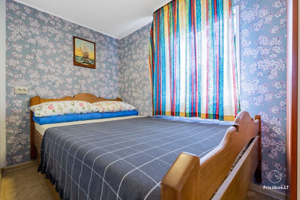 Holiday houses and rooms with amenities for rent