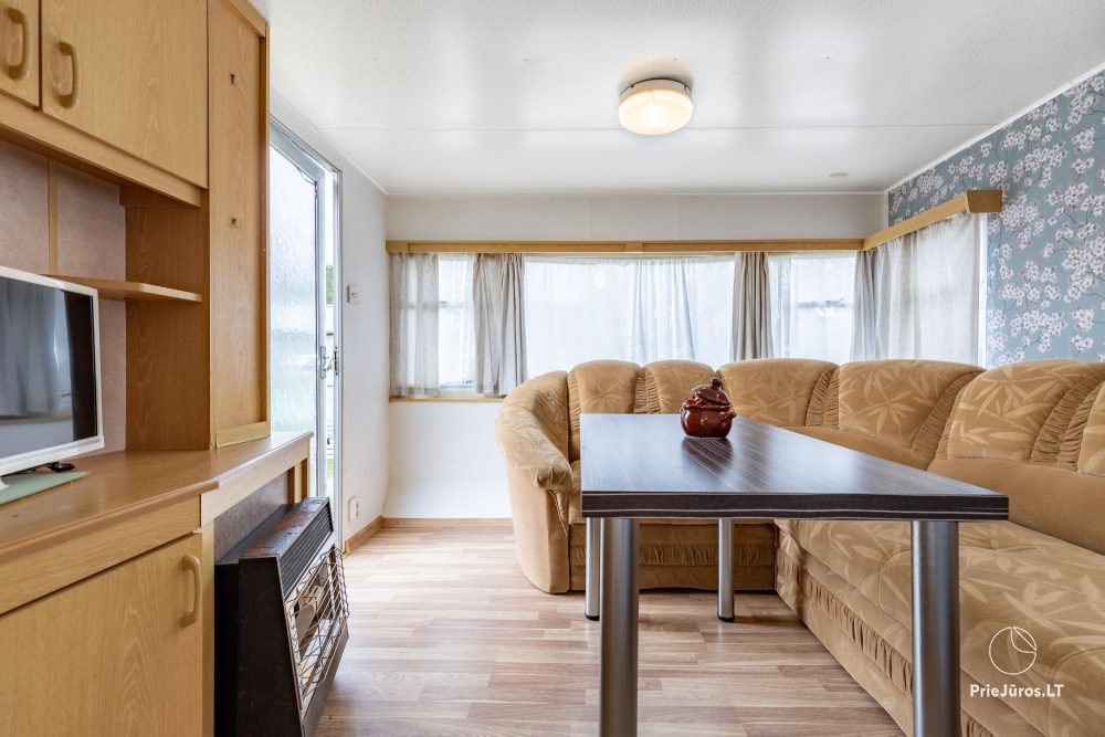 Holiday houses and rooms with amenities for rent