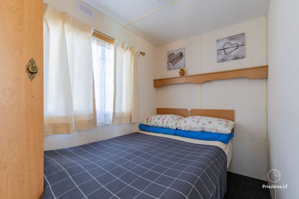 Holiday houses and rooms with amenities for rent
