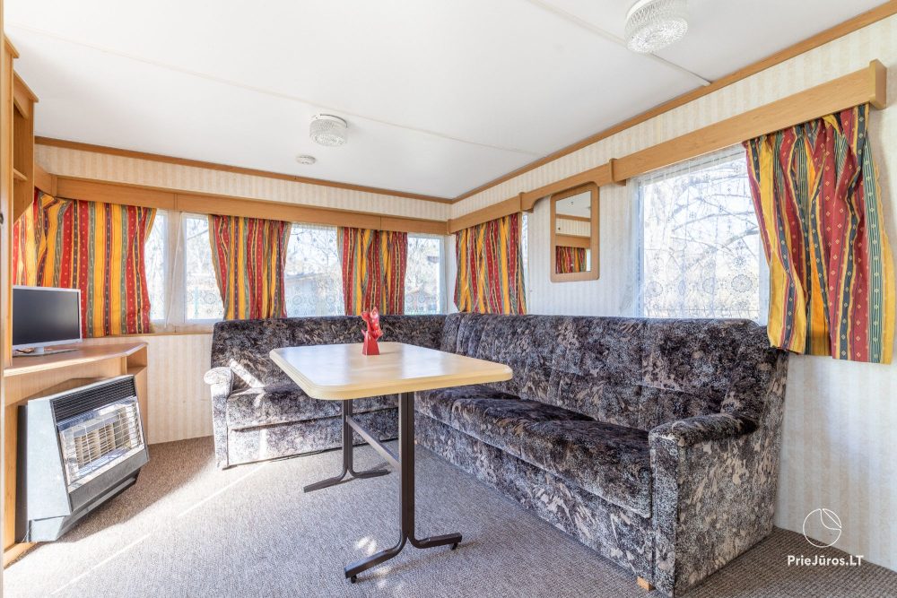 Holiday houses and rooms with amenities for rent